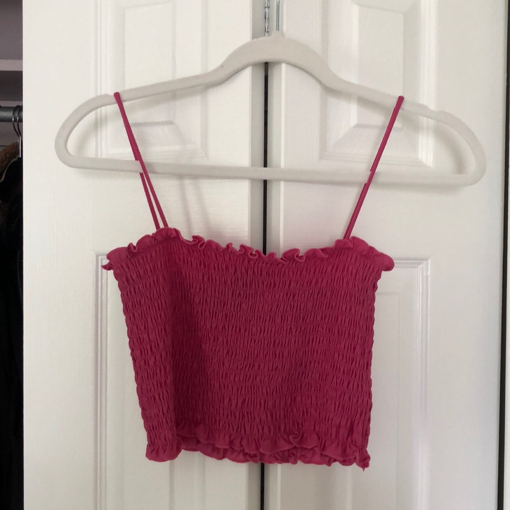 HOT PINK SMOCKED CROPPED TOP FOREVER 21